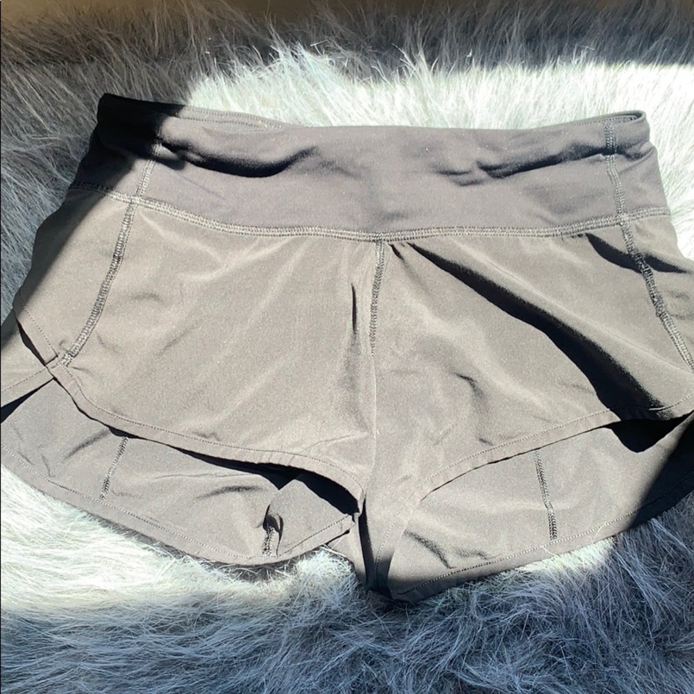 BLACK LULULEMON SHORTS
